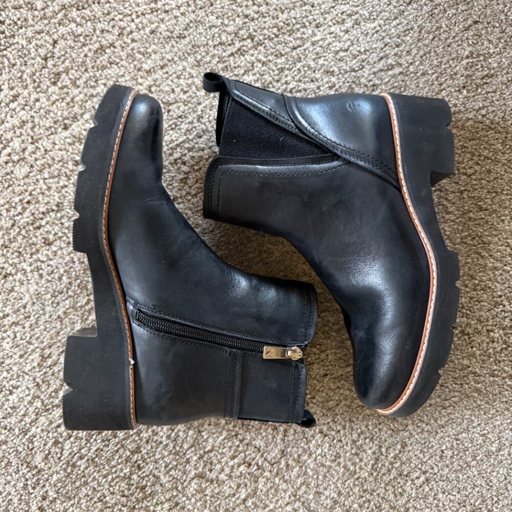 Chelsea Boot Black by Naturalizer size 8